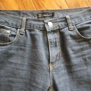 Denim Culture Relaxed Classic Fit size 34 x 30 Pre-Loved